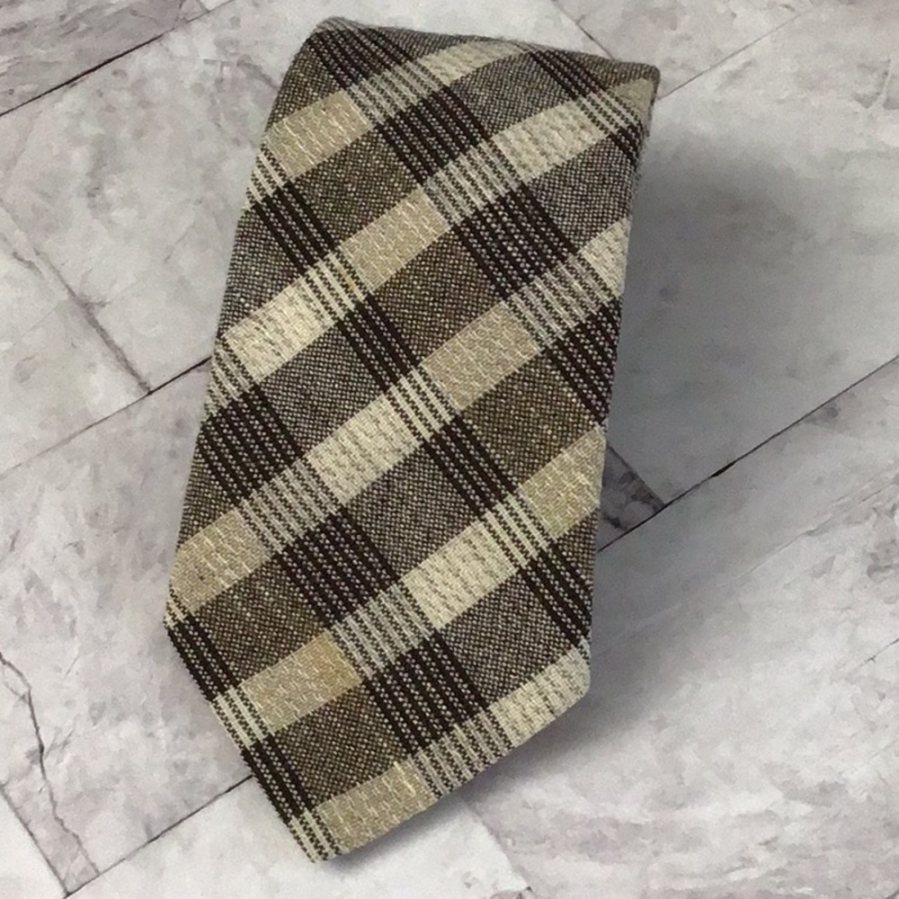 Classic Plaid Men's Tie in Brown and Cream